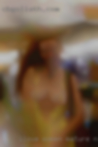 Ilove women mature nice butts and legs.